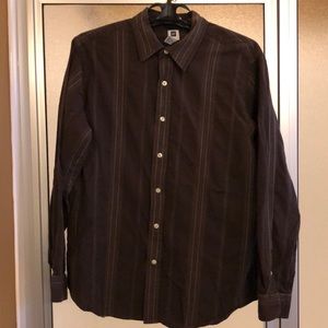 Gap brown long sleeve buttondown shirt.